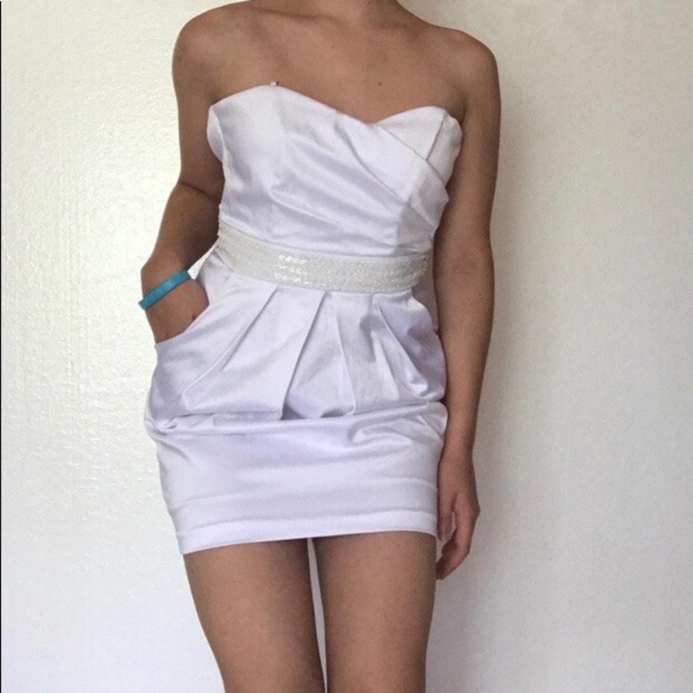 VINTAGE THRIFTED B Darlin Strapless white dress!
